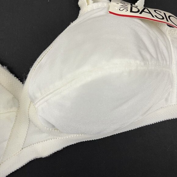 Vintage Simply Basic Padded Bra 40C White Nylon Cross Over Adjustable Strap NWT - Picture 3 of 7